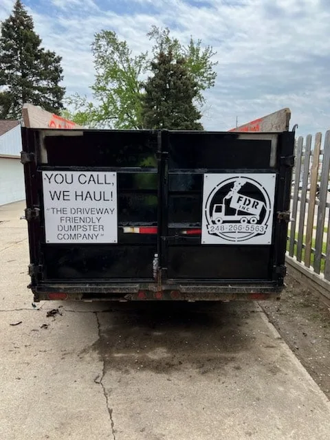 10 Yard Roll-Off Dumpster